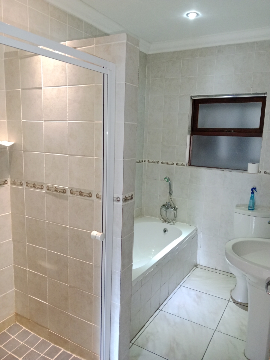 5 Bedroom Property for Sale in Melodie North West